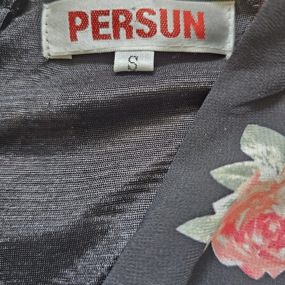 Floral Bell Sleeve Romper, Zipper Back And Elastic Waist.  Size Small - Picture 8 of 8